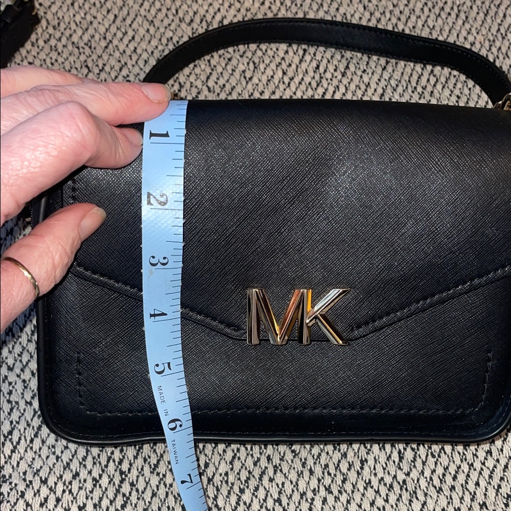 Michael Kors Elegant Black and Gold Crossbody - Picture 8 of 10